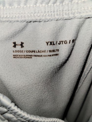 Under Armour Youth XL Gray & Black Fleece Joggers & Hoodie Outfit - Picture 11 of 14