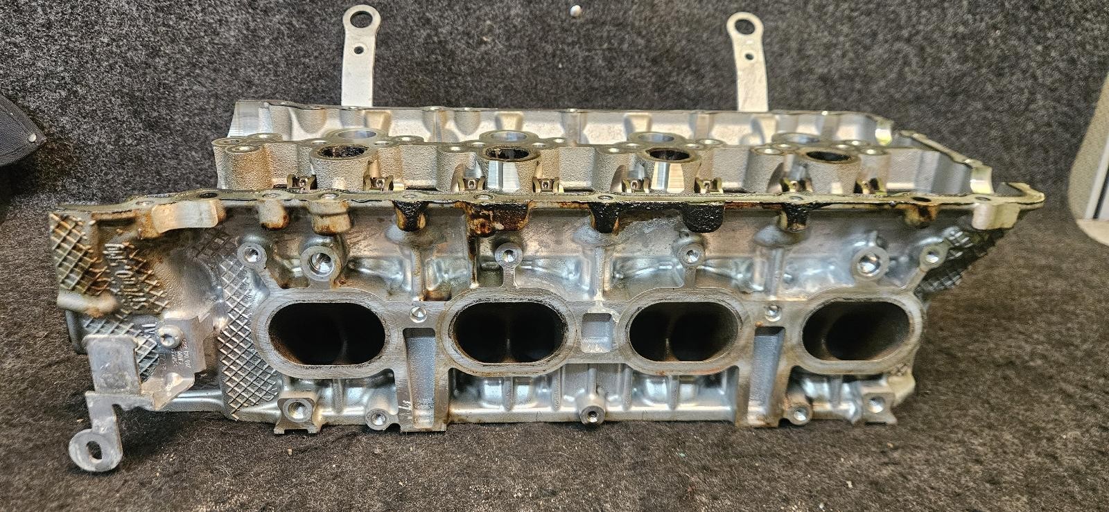 AUDI BENTLEY LAMBO PORSCHE RIGHT ENGINE CYLINDER HEAD 0P2103404D OEM 38K Miles