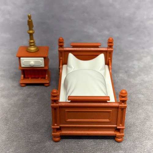 Playmobil Viktorianisches Bett & Nachttisch mit Kerze - Beschreibung lesen