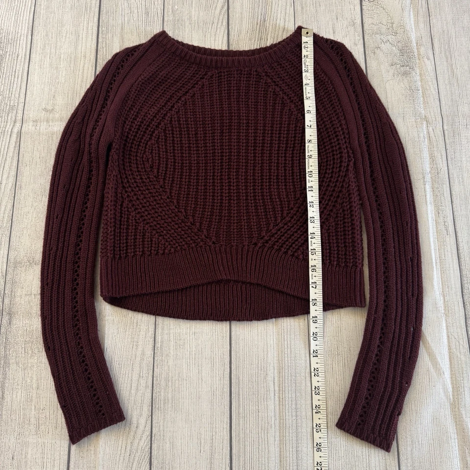 Aqua Cropped Cable 针织毛衣 S 码勃艮第女式舒适性感保暖 — 第 2/4 张图片