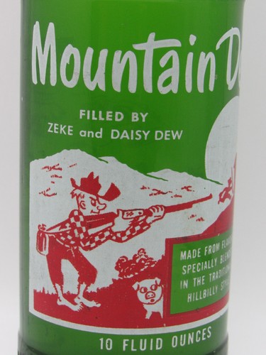 MOUNTAIN DEW Flasche - "Filled by Zeke and Daisy Dew"