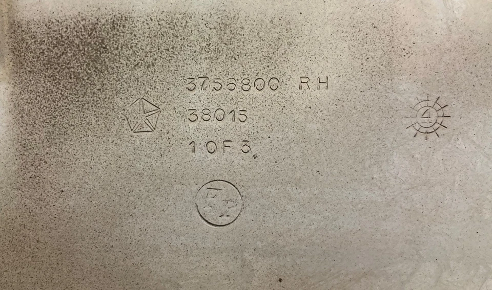 Used OEM RH Fender Skirt 1974-78 Chrysler / Imperial / New Yorker / Newport Foto 2 de 4