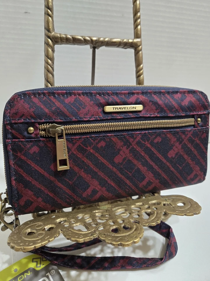 Carteira TRAVELON SAFE ID RFID BLOCKING Borgonha/Marinha com Zíper e Pulseira ** - Imagem 3 de 4