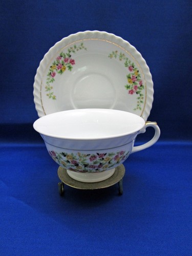 Vintage Teacup Krescent China Roses Teacup & Saucer Made in Japan Hand Painted - 第 3/10 張圖片