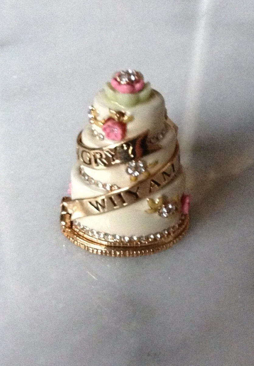 Juicy Couture Cake Charm, RARE, RETIRED 2005 Collectable, NIB!✨ | eBay