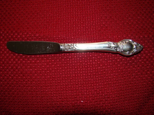 REED & BARTON STERLING SILVER CAMEO HOLLOW HANDLE BUTTER SPREADER NO MONOGRAM