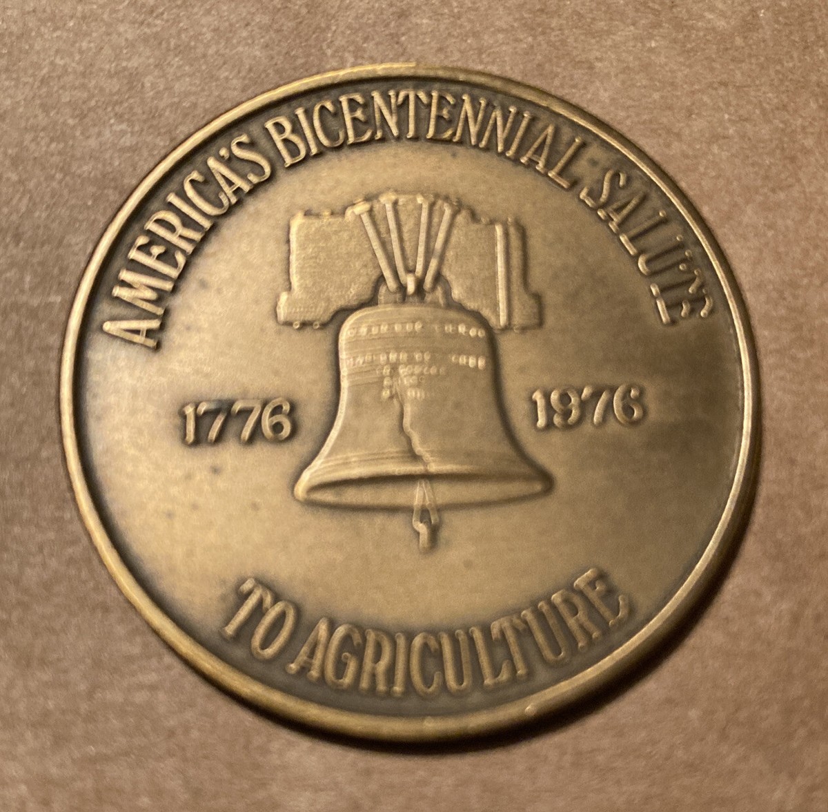 1976 Lake Crystal MN Farmfest Token Americas Bicentennial Salute