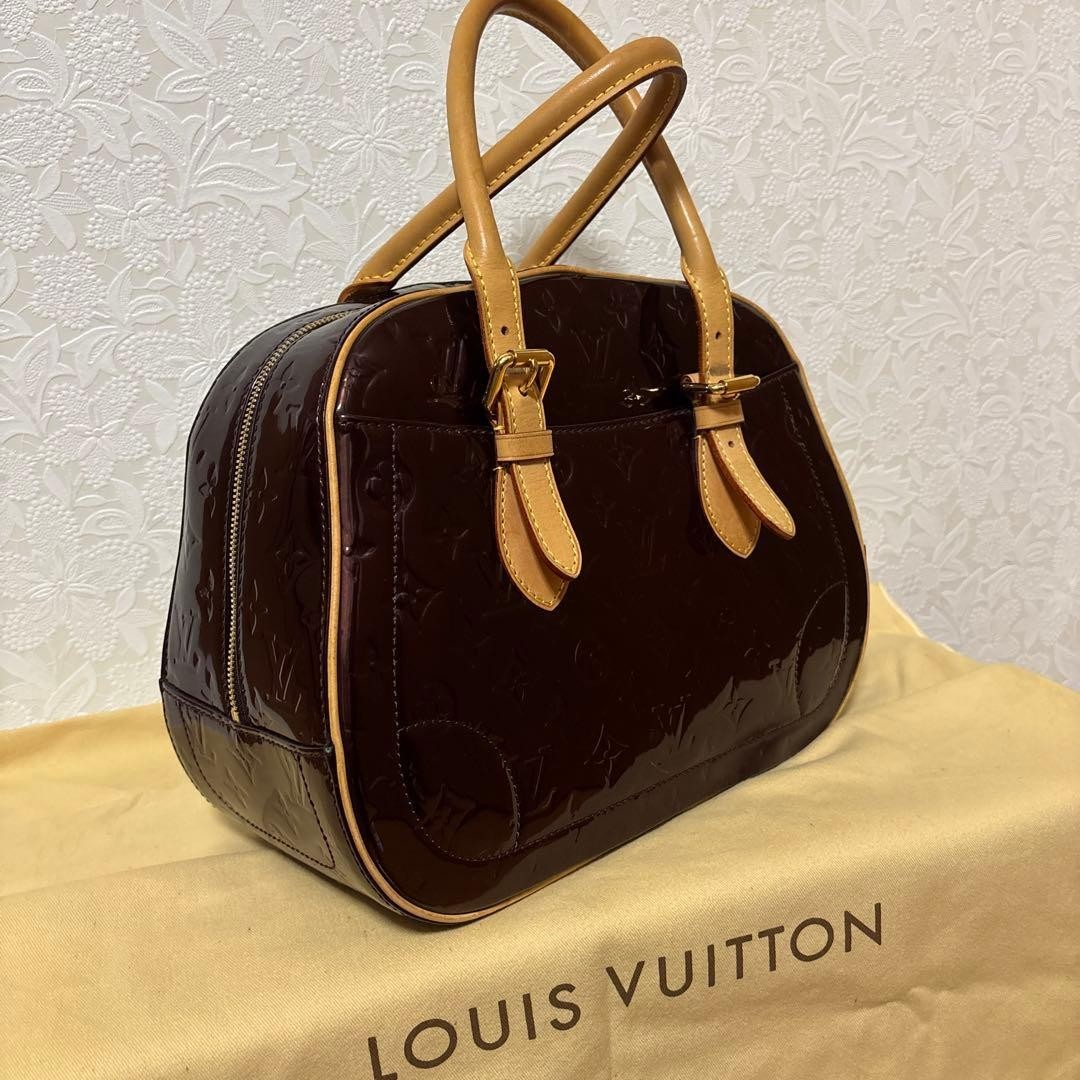 Louis Vuitton Vernis Summit Drive Handbag M93516 Amarant w/Storage