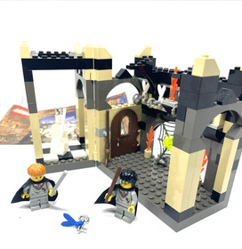 LEGO Harry Potter: The Chamber of the Winged Keys 4704 Missing Green Roof