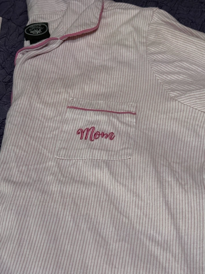 Conjunto de Pijama Vintage Laura Ashley Rosa Rayas Talla L Mezcla Algodón Bordado “Mamá” Foto 3 de 4
