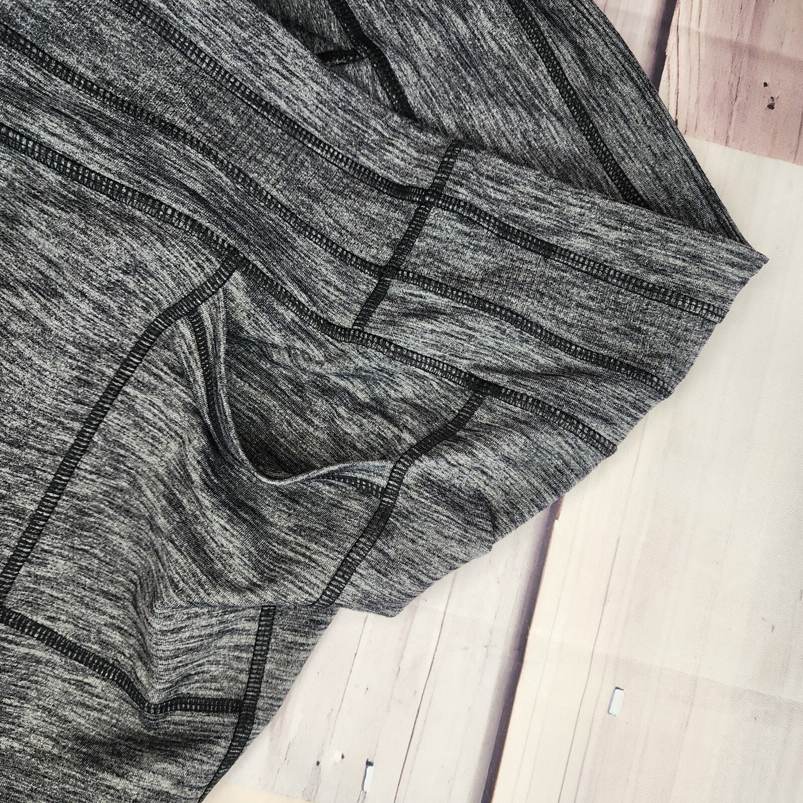 ATHLETA Size Medium Black Heather Excursion Tight… - image 4