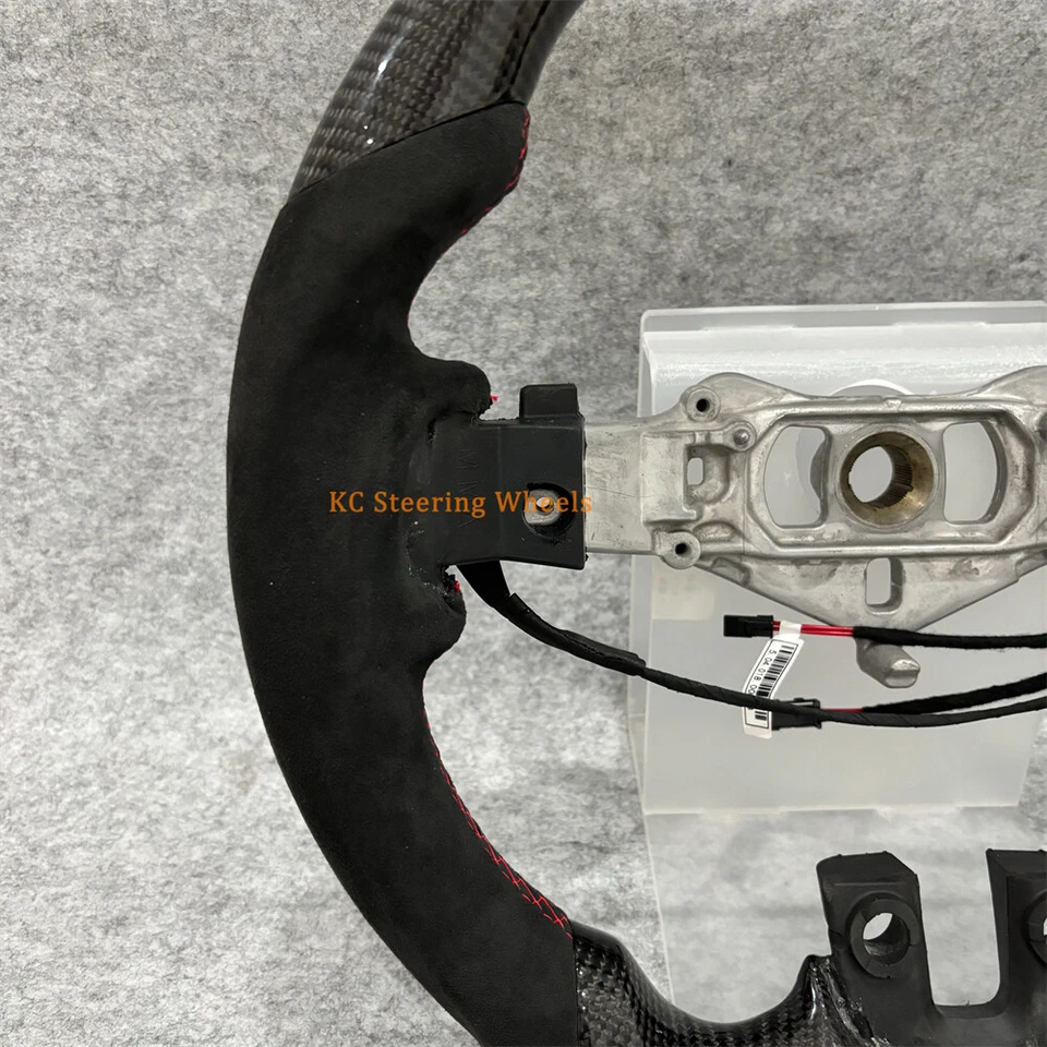 Volante de fibra de carbono personalizado para Dodge Challenger 2012-2014 con calefacción Foto 4 de 4