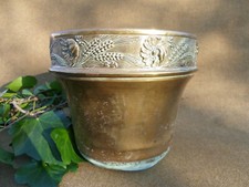 ANCIEN CACHE POT EN LAITON - DÉCOR DE COQUELICOTS ET ÉPIS DE BLÉ H : 17 cm