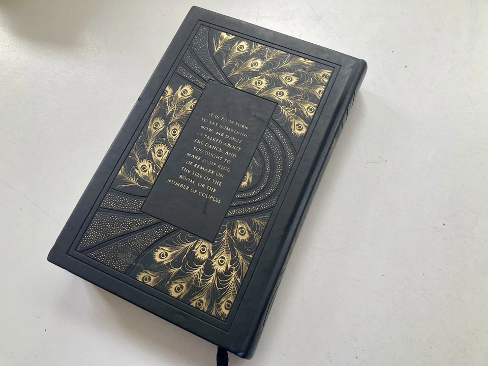 Jane Austen Pride and Prejudice Hardcover - Penguin Classics Leather bound 2015 Foto 4 de 4