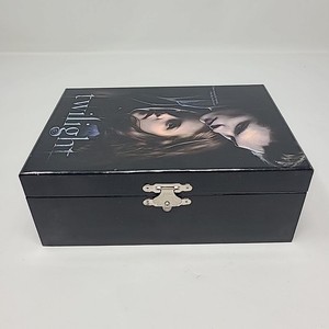 NECA Twilight Musical Jewelry Box With Locket Works! Plays Bella's Lullaby