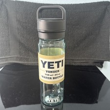 YETI Yonder Water Bottle 750ml/25oz with Chug Cap Seafoam NWT