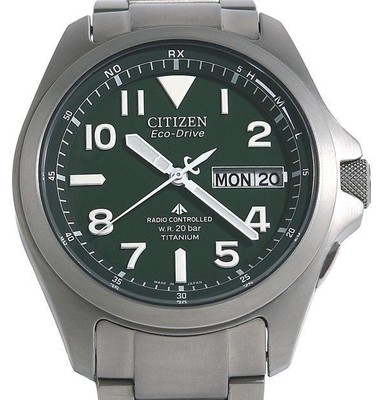 CITIZEN PROMASTER Eco-Drive Herrenuhr PMD56-2951 Super Titanium Grün