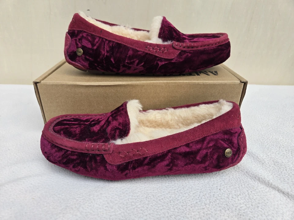 Zapatillas de terciopelo Ugg Australia Ansley borgoña para mujer talla 6 de piel suave de EE. UU. Foto 2 de 4
