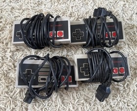 Nintendo NES Bundle w/ 4 Controllers, Zapper, Games & Cords, Manuals/Warranty
