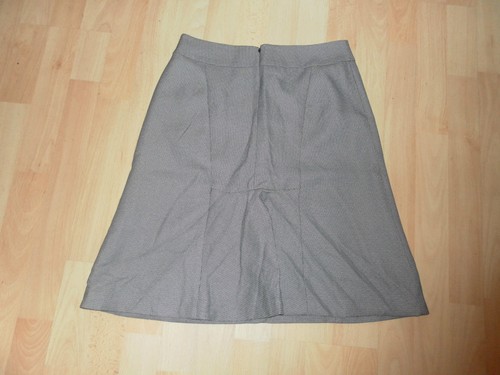 ************New Grey Print Skirt Waist 28"********** - 第 2/3 張圖片