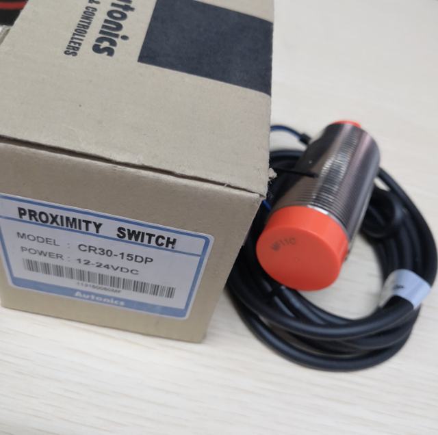 Cr30 15dp датчик емкостной