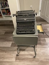 Vintage ROYAL Typewriter. Works Great! thumbnail