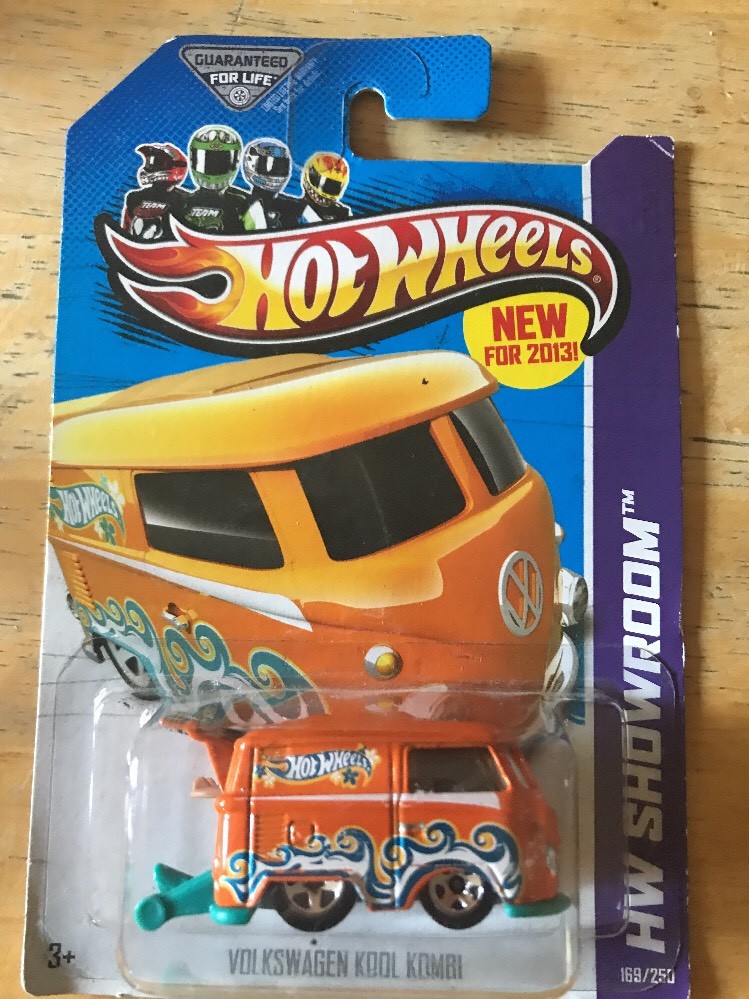 2013 Hot Wheels HW SHOWROOM Volkswagen Kool Kombi 169/250