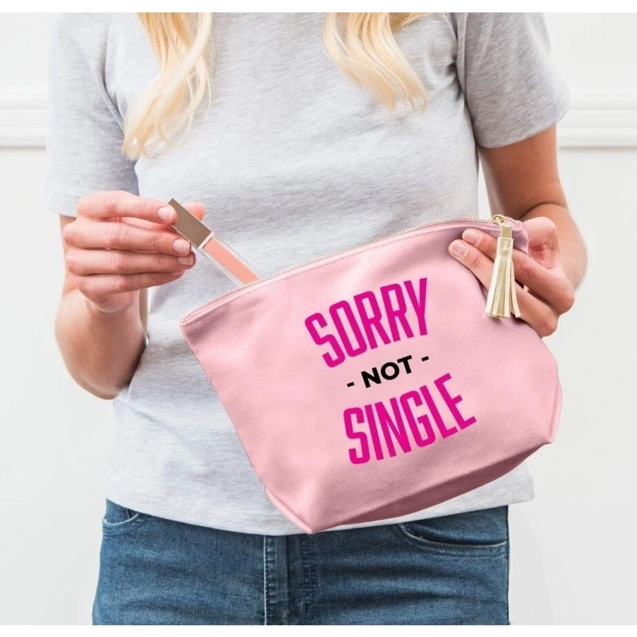Bolsa de Maquillaje de Lona Rosa Estuche con Cremallera Lo siento No Soltera No Ser Borla Nuevo en Paquete Foto 2 de 4