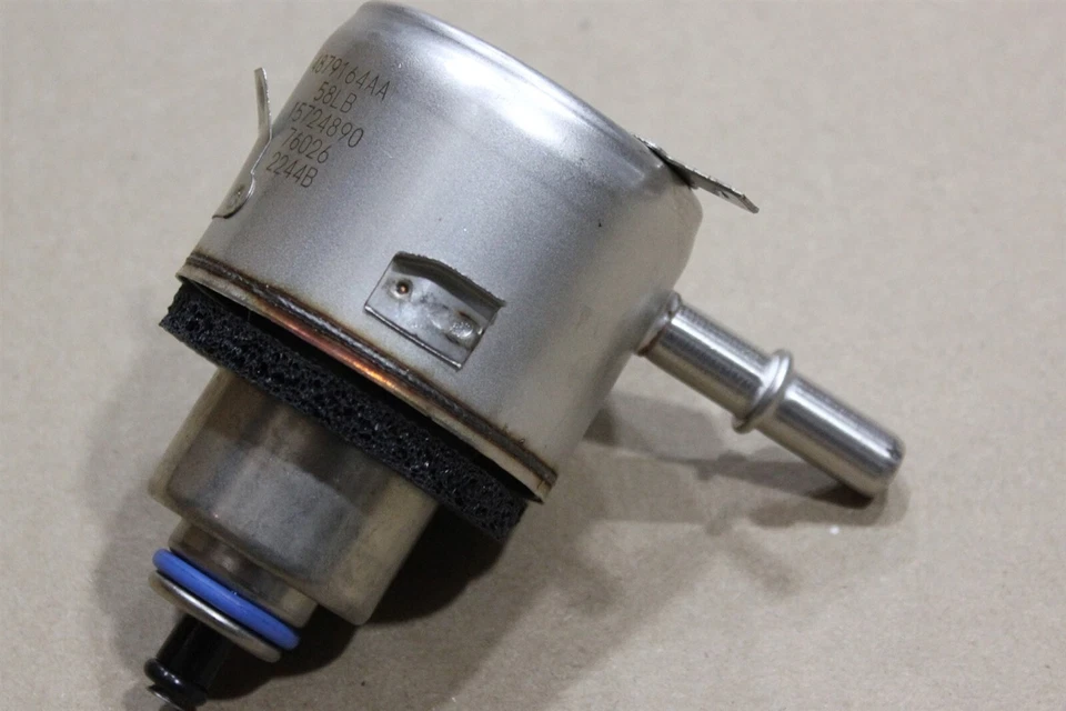 Neon SX 2.0 Fuel Pressure Regulator 04879164AA Dodge Chrysler 01-05 OEM - Image 2 of 4