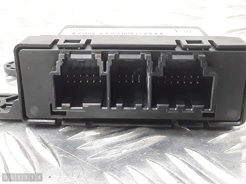 2011 OPEL ASTRA J GTC L'ORDINATEUR CALCULATEUR D'AIDE AU STATIONNEMENT 13354532 - Immagine 3 di 4