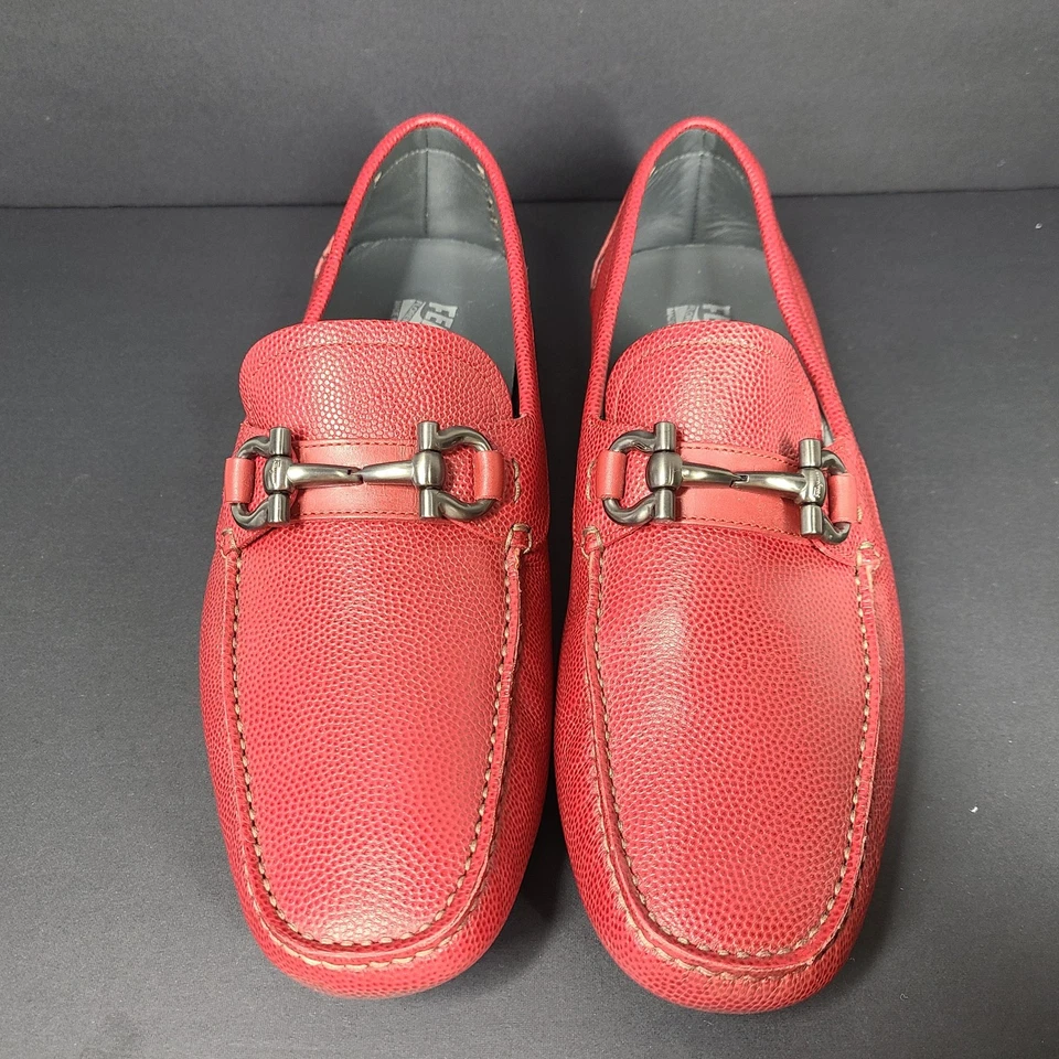 Driver masculino Salvatore Ferragamo com mocassins Gancini couro pebbled vermelho EUA 8,5 - Imagem 2 de 4