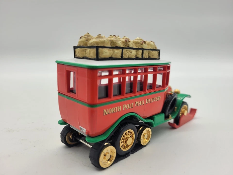 Matchbox Collectibles YYM36793 1922 Christmas Scania Vabis Post Bus North Pole - Image 4 of 4