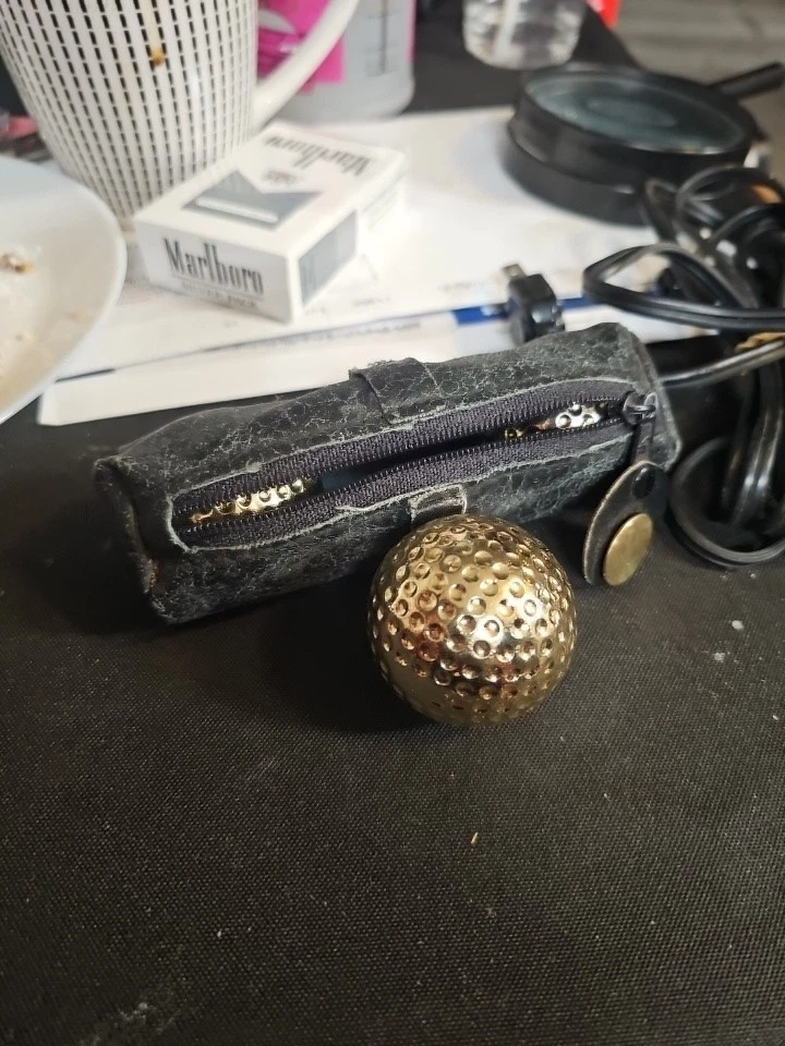 Juego de 3 pelotas de golf vintage de latón con estuche de cuero - regalo decorativo Foto 2 de 3