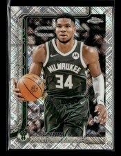 Giannis Antetokounmpo 2025-26 Topps Chrome Basketball Skylight Refractor [jm128