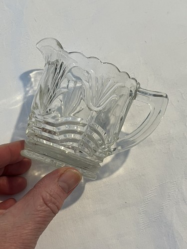 VINTAGE CLEAR GLASS SMALL CROWN CRYSTAL? MILK/CREAMER JUG - 9.5 CMS HIGH - Picture 3 of 11