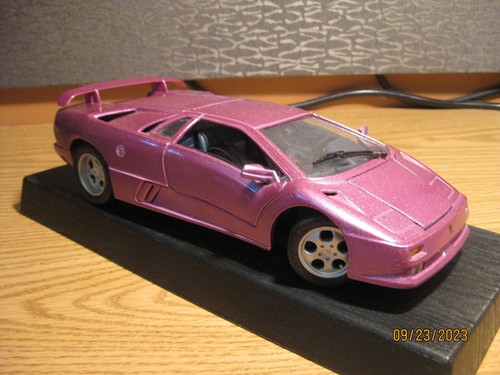 1/18 1994/95 LAMBORGHINI COUNTACH SE IN METALLIC PURPLE BY MAISTO # 31819 - Picture 6 of 23