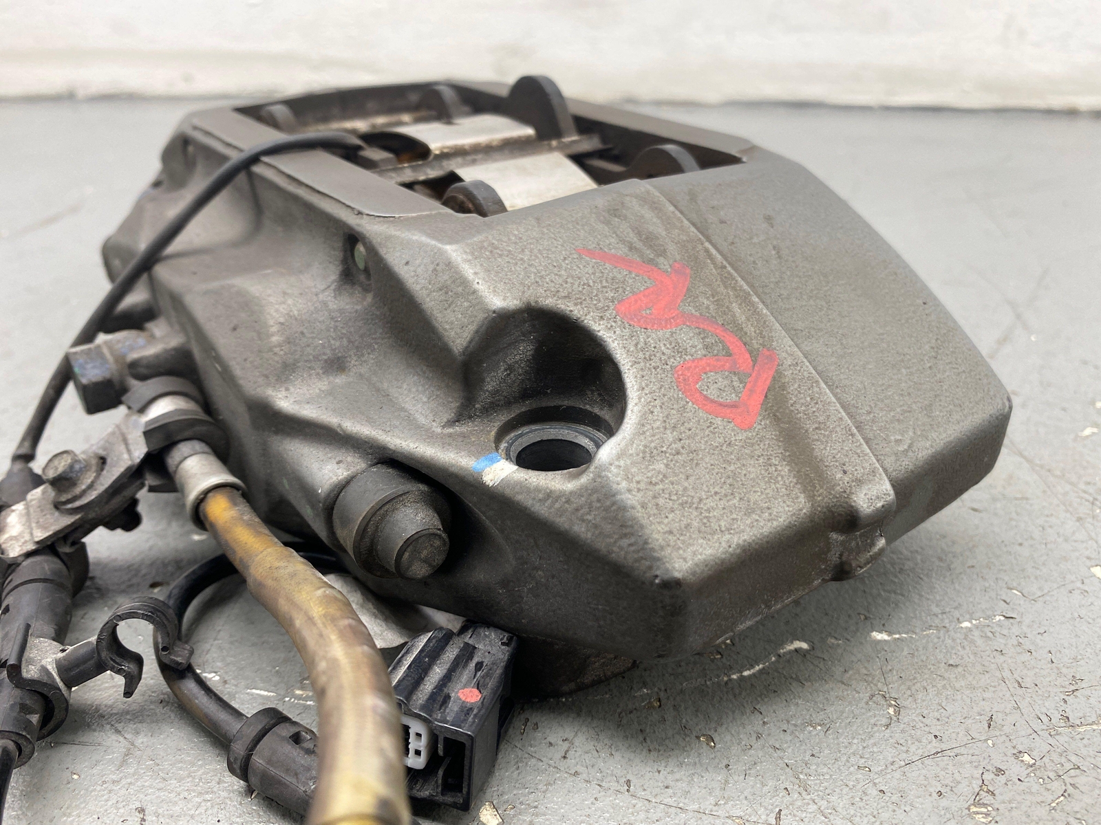 2020-2023 MCLAREN GT REAR RIGHT BRAKE CALIPER GREY OEM 2021 2022