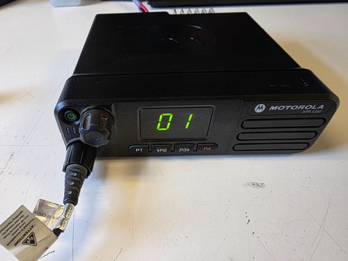 Motorola XPR5350 UHF 403-470MHz 32ch mobile radio with Mic AAM28QNC9KA1AN - Photo 2/6