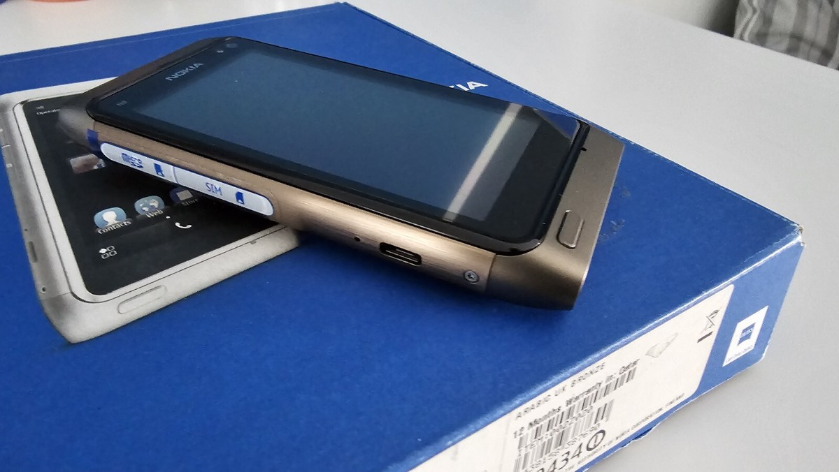 【美品】NOKIA N8 Brand New Nokia N8 - 16GB - (Unlocked) Smartphone Brown Rare