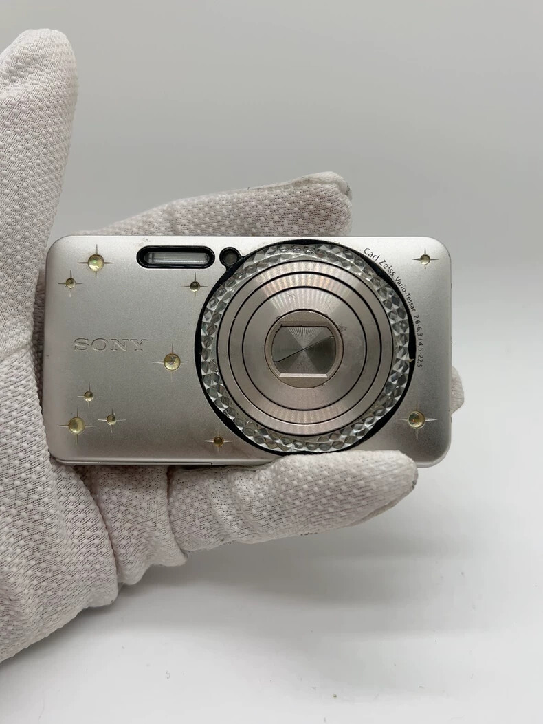 Sony Cyber Shot DSC-W570D 16.1MP 5.0x Optical Zoom Digital Camera