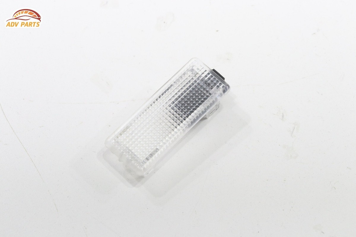 y High-throughput barcoding of nanoparticles identifies