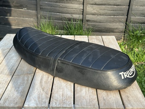 triumph bonneville 800 T100 seat saddle T2301932 T2301935 genuine - Picture 2 of 5