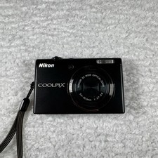 Nikon COOLPIX S570 Compact Digital Camera Bla...