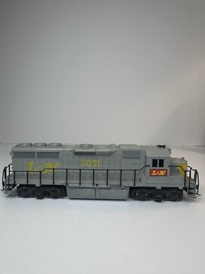 Atlas HO Scale EMD GP40 L&N # 3021