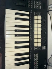 Novation Launchkey 25 MK3 25-Key USB MIDI Ableton Live Keyboard Controller