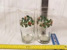 Vintage Holly Leaves Berries Set of 2 High Ball Iced Tea Glasses Christmas