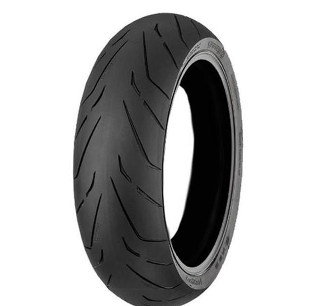 Pneu Continental Contiroad 140/70 R17, adhérence maximale sous la pluie