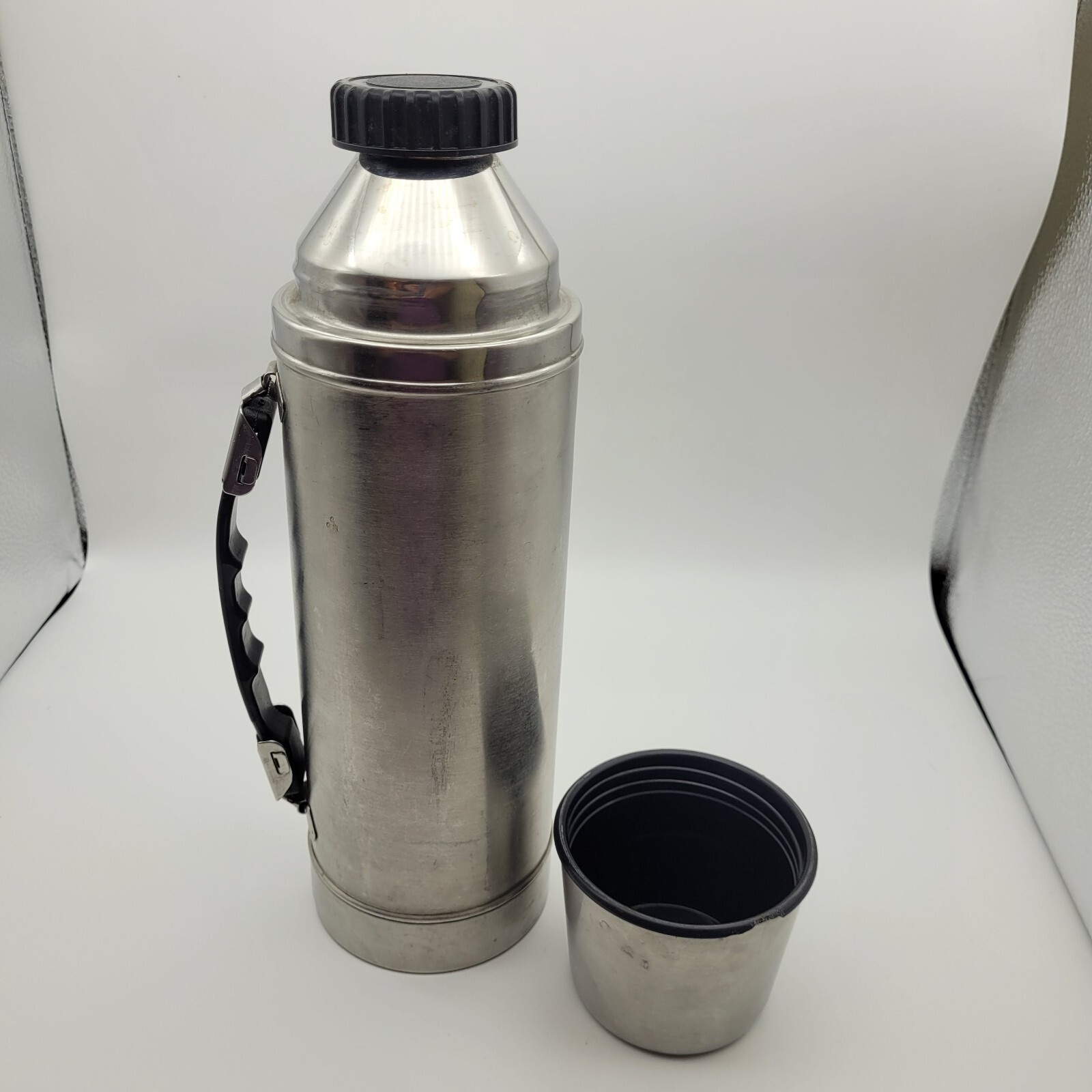 Vintage Aluminum Thermos golden Dragon Made in China, Old Travel Thermos  for Cold and Hot Drinks, Coffee Tea Thermos, Camping Equipment 