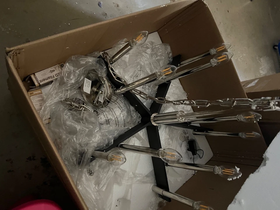 Impresionante araña moderna negra y cromada Foto 3 de 3