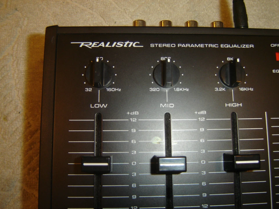 Realistic 32-1106, Stereo Parametric Equalizer, 3 Band Eq, Vintage Unit - Image 3 of 4